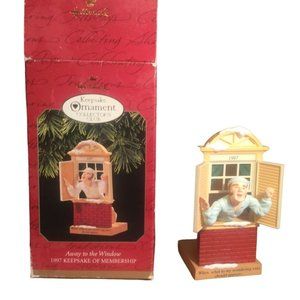 Hallmark  "Away to the Window" 1997 Keepsake of Membership Ornament  #QXC5135